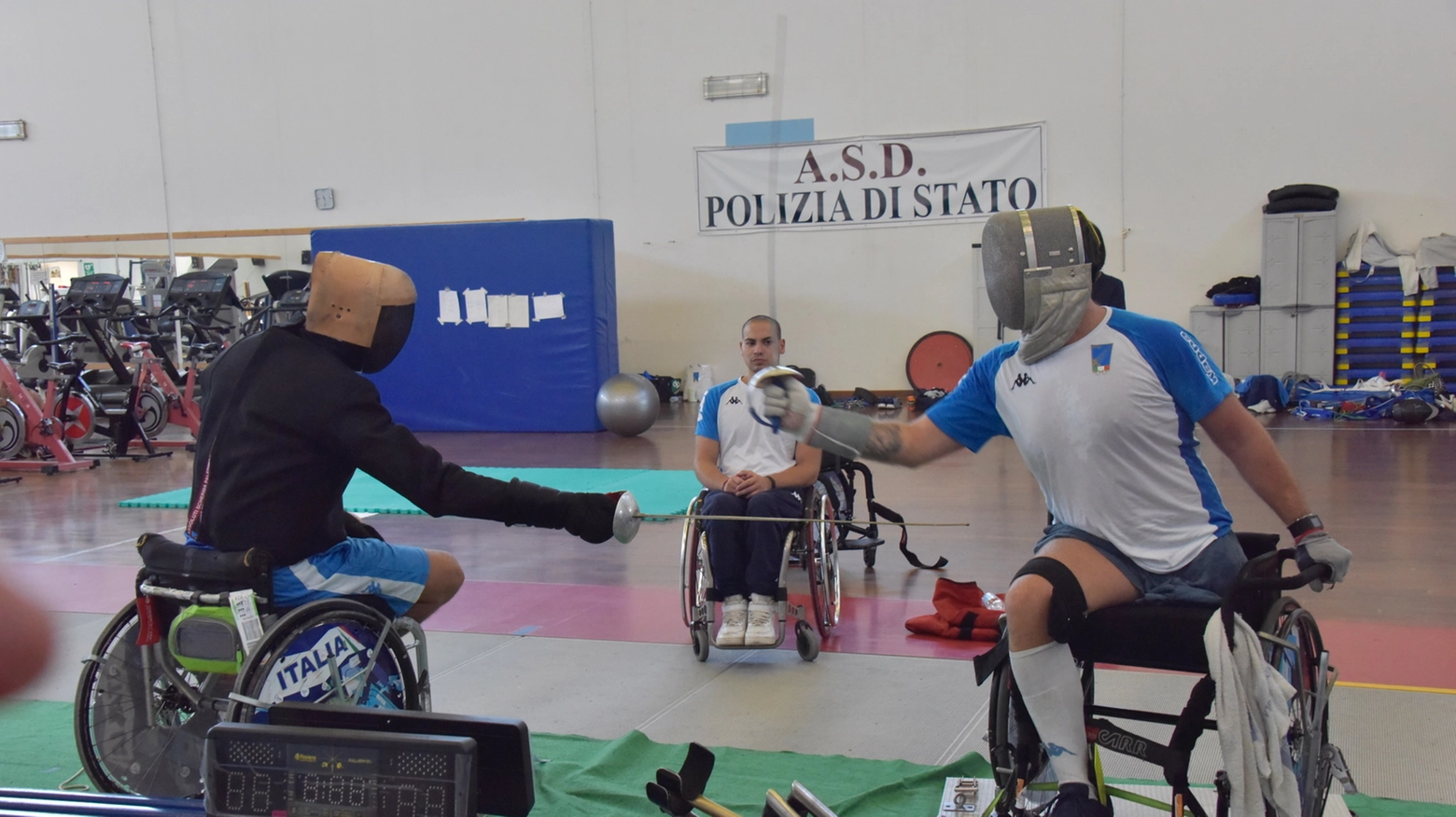 La squadra paralimpica di scherma (Foto novi)