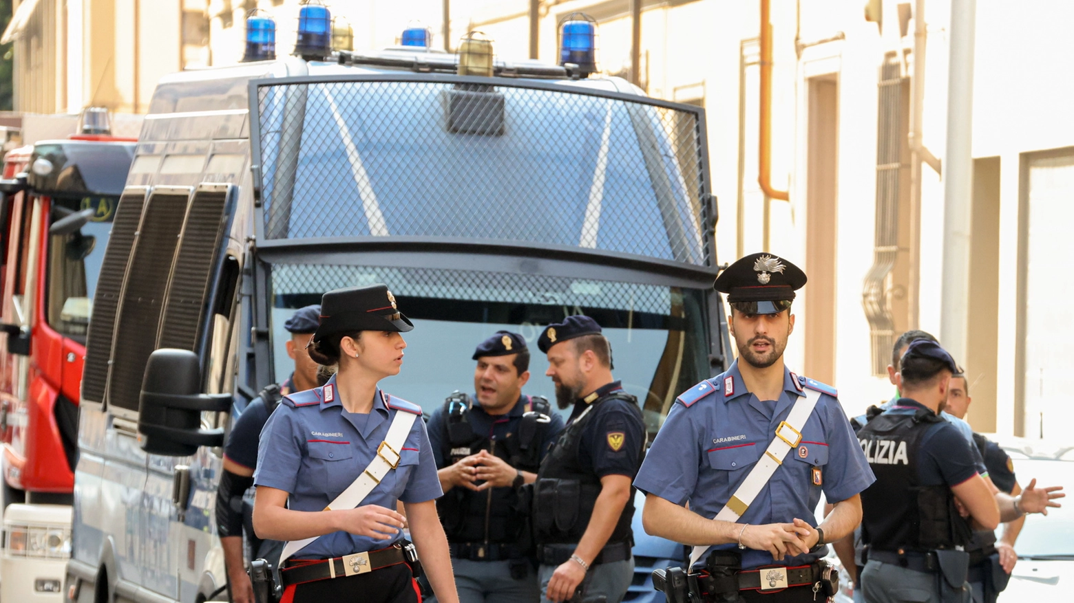 Carabinieri e polizia in un servizio di ordine pubblico