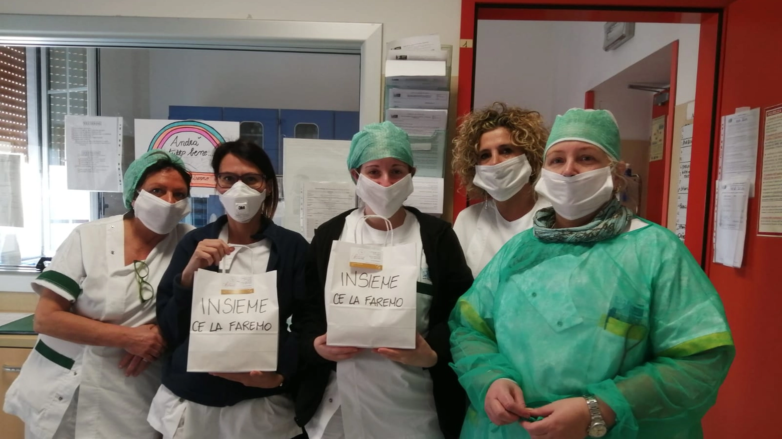 Medici e infermieri dell'ospedale di Livorno