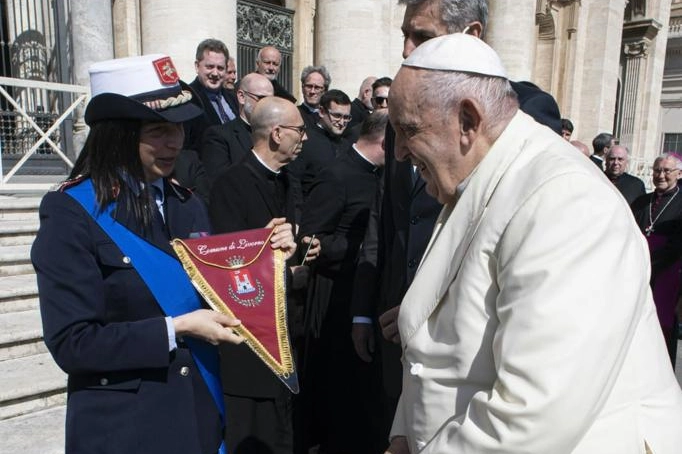 La comandante Annalisa Maritan con Papa Francesco a Roma