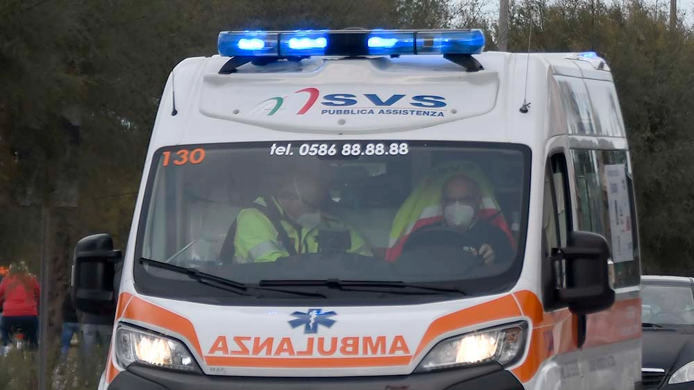 Un'ambulanza della Svs (Foto Lanari)