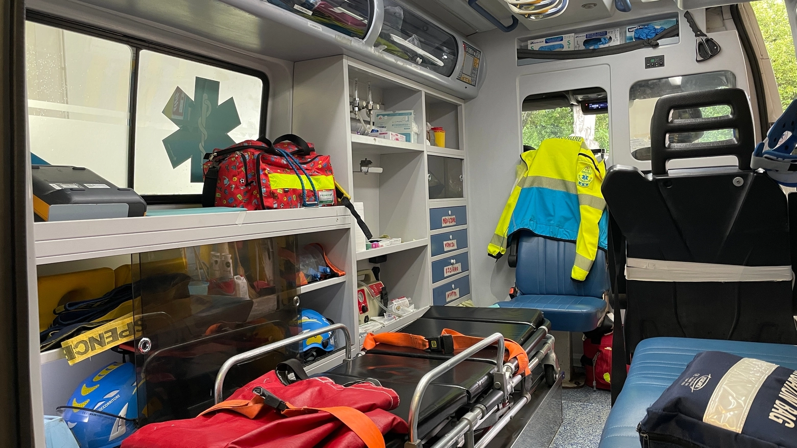 Un'ambulanza della Misericordia (Lanari)