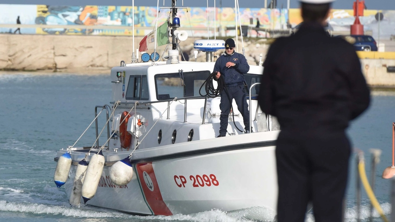 Decine di uomini e vari mezzi della Capitaneria di porto sono partiti dall’Italia per prestare aiuto