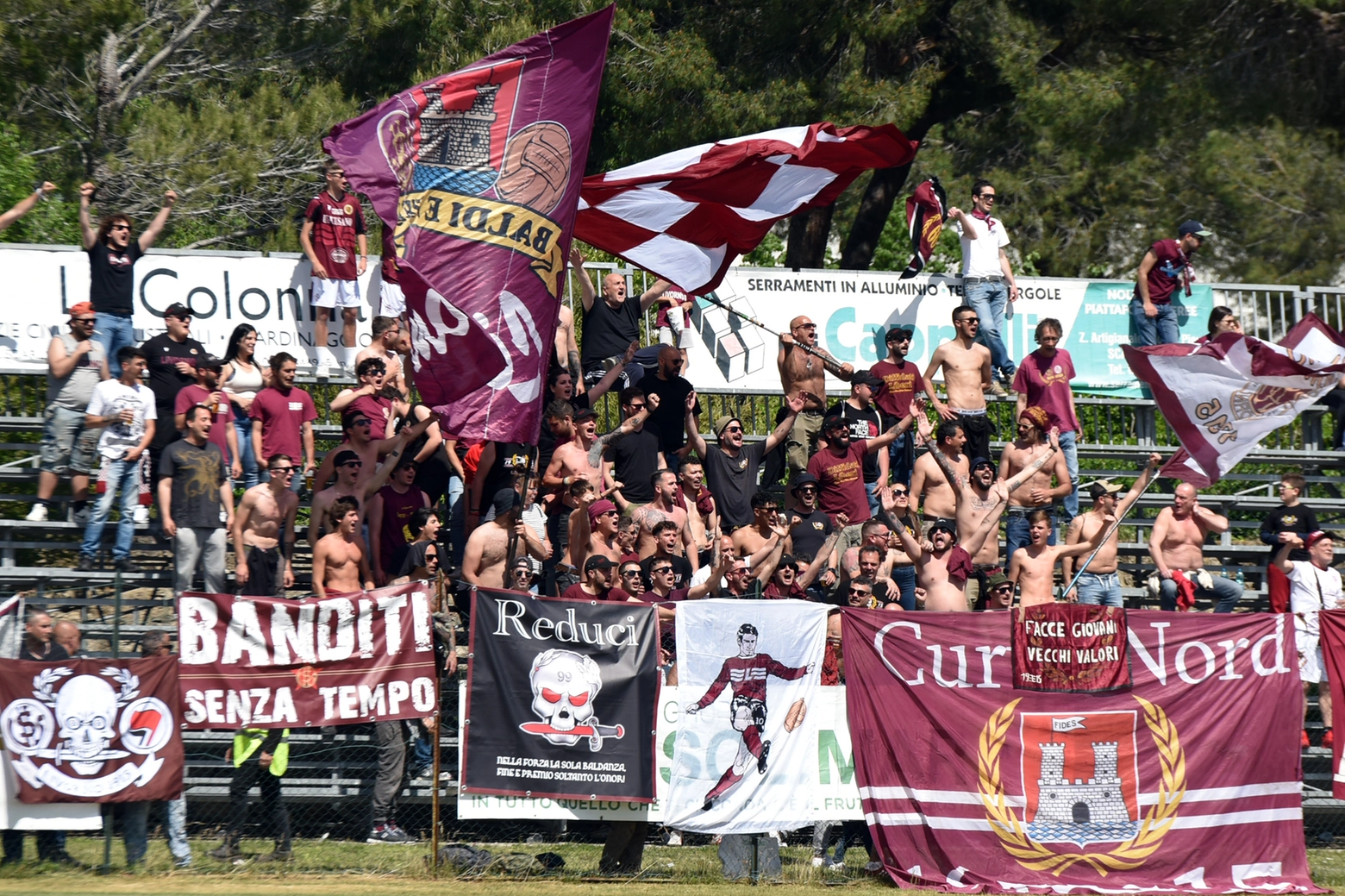 Follonica Gavorrano-Livorno 1-2: i tifosi amaranto (Foto Agostini)