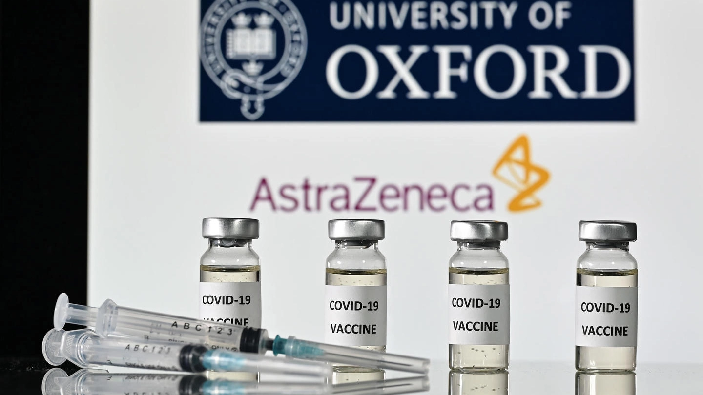 Il vaccino Oxford-Astrazeneca è ben tollerato, soprattutto dagli anziani (Ansa)