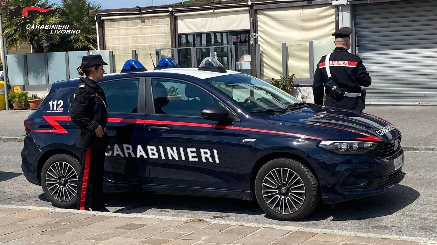 Il finto incidente in via della Cinta Esterna a Livorno. La vittima (mancata) aveva la telecamera a bordo e si è subito rivolta ai carabinieri