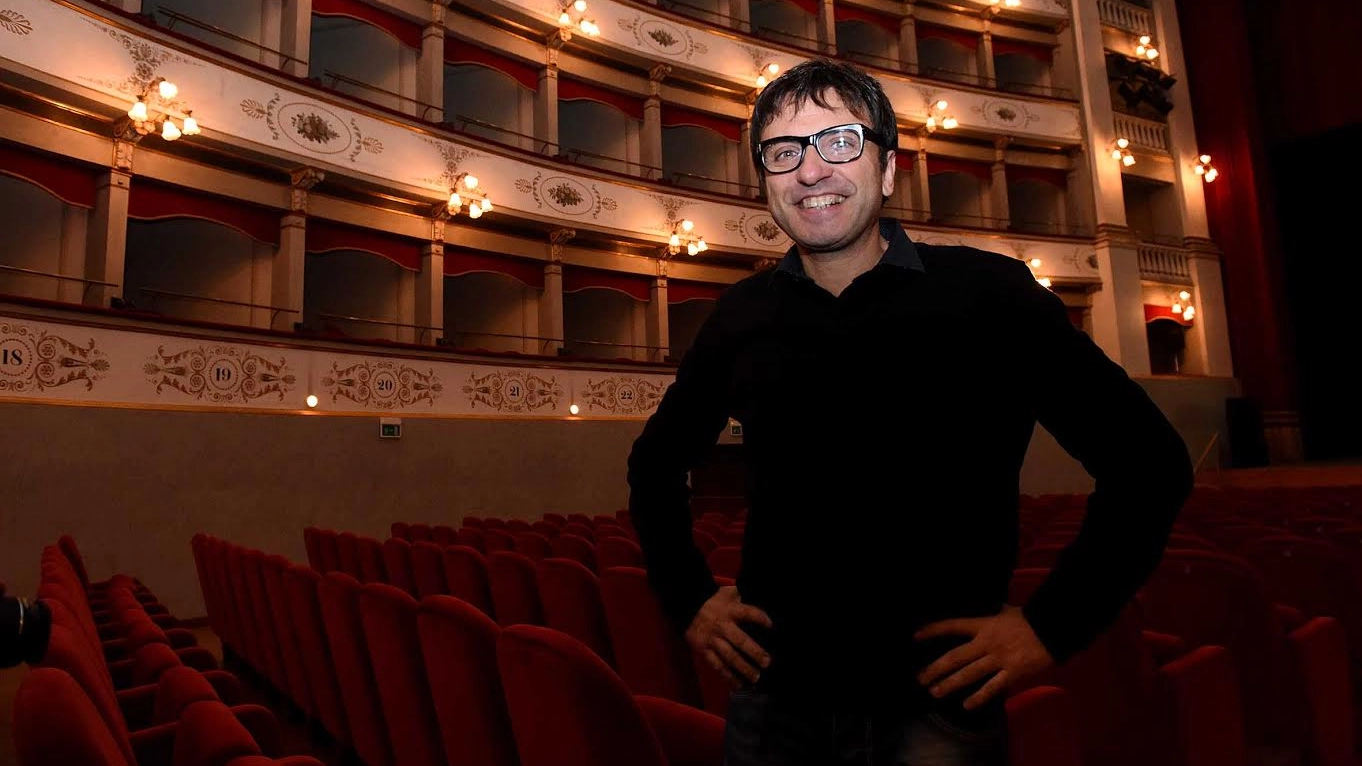 Dario Ballantini all'interno del Teatro Goldoni che lo vedrà protagonista il 28 novembre