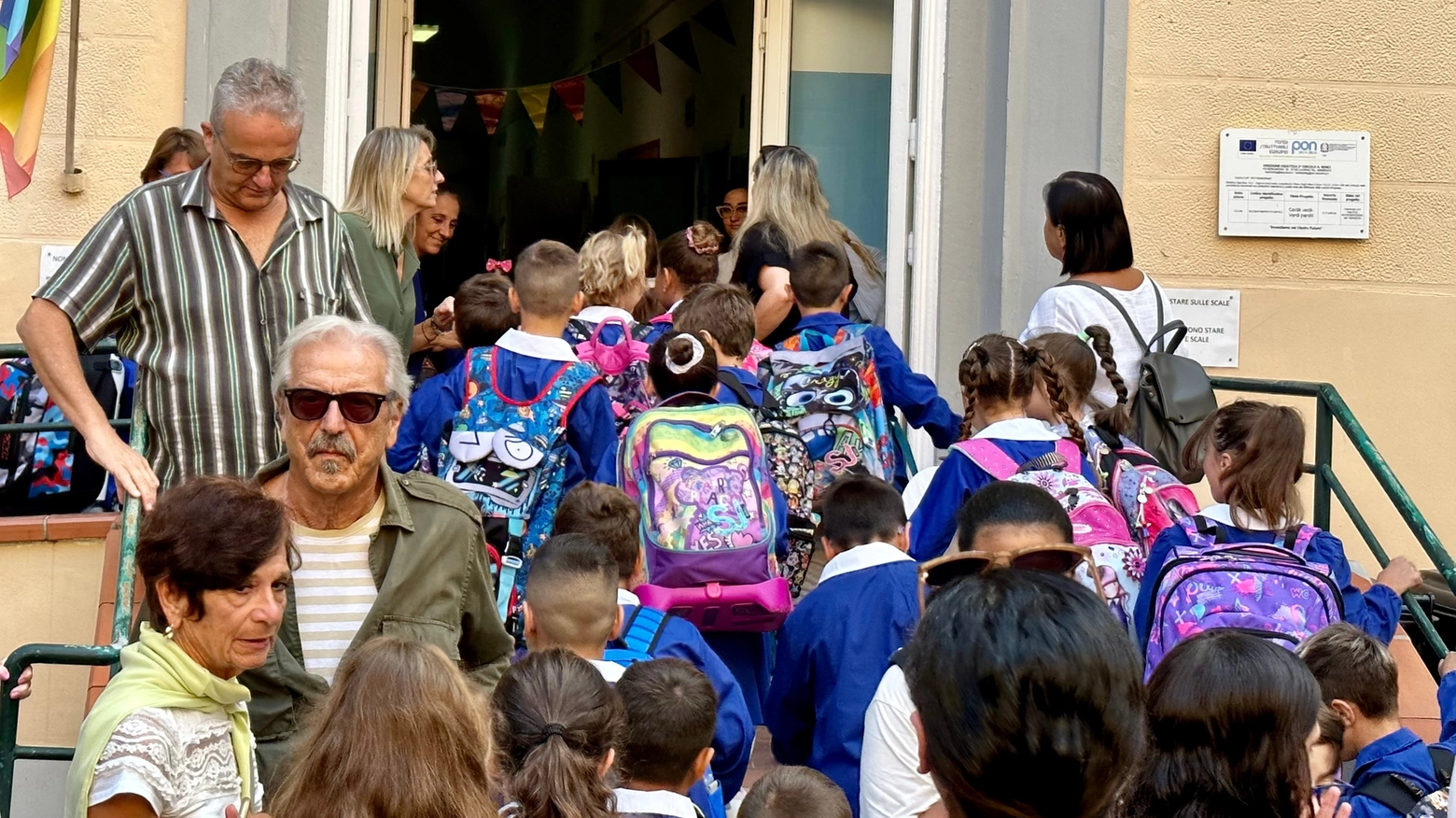 Primo giorno di scuola a Livorno (Foto Novi)