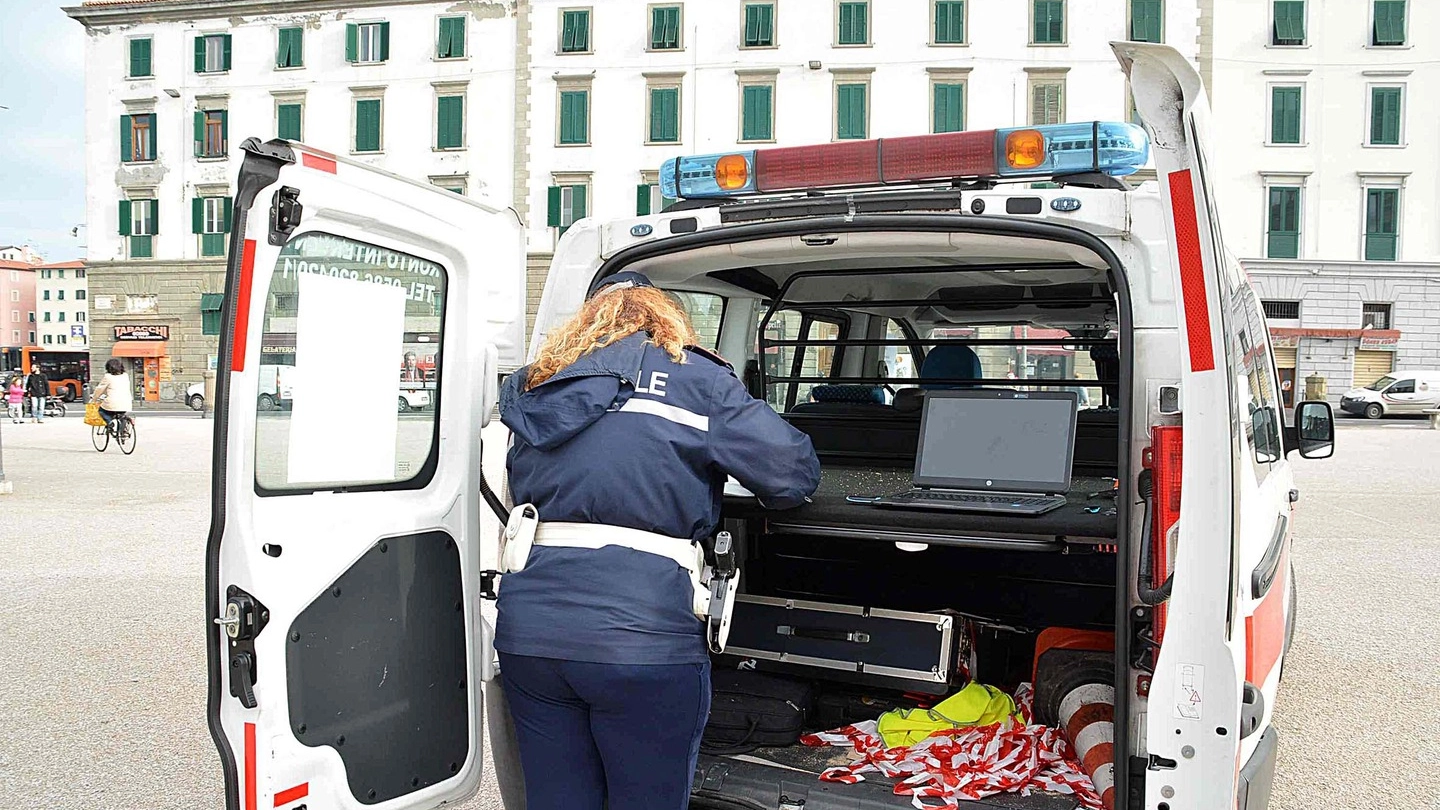 Polizia municipale a Livorno (foto Lanari)