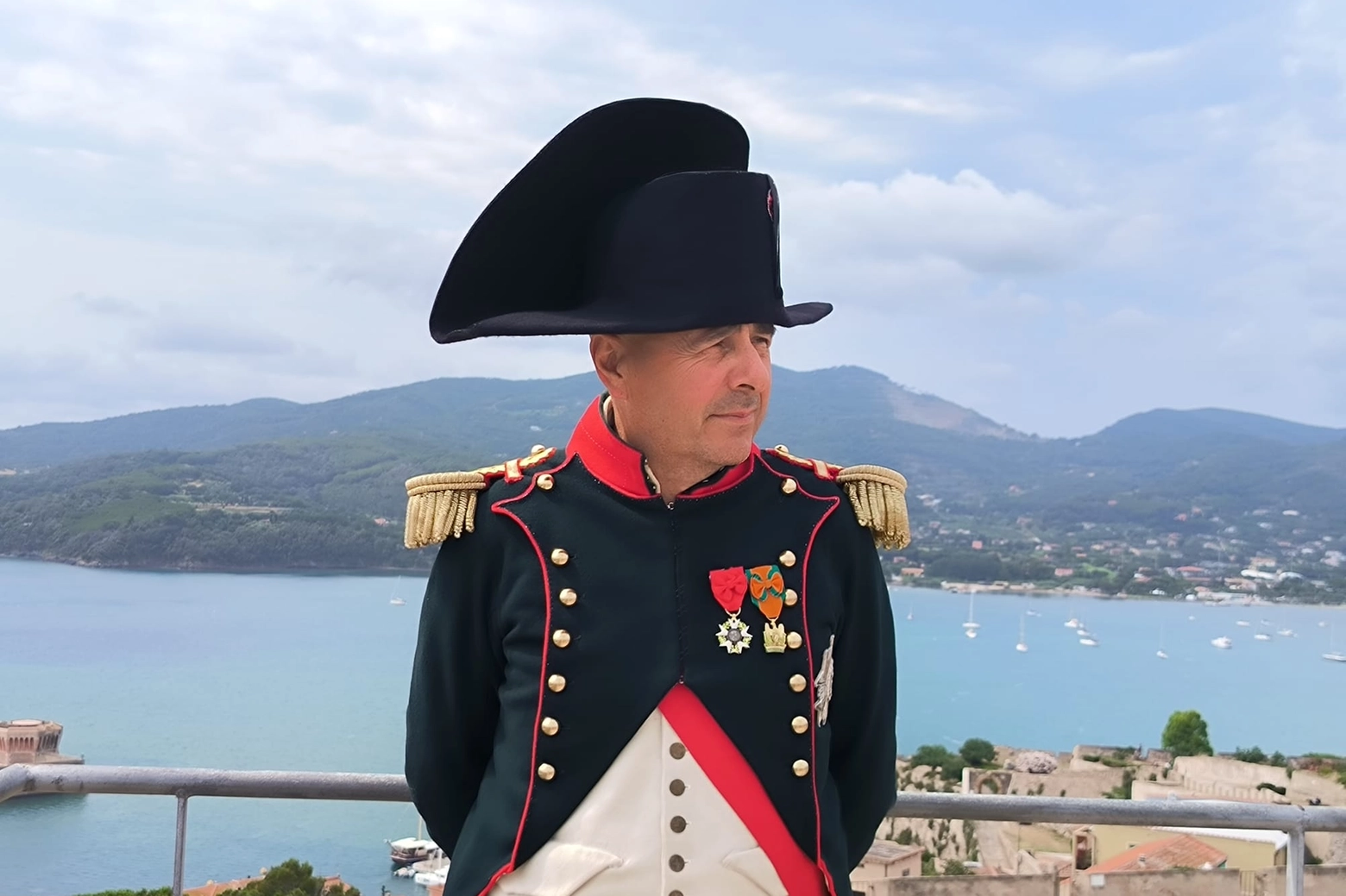 Luca Bellosi nelle vesti di Napoleone Bonaparte all'isola d'Elba (Foto di Valerie Pizzera)