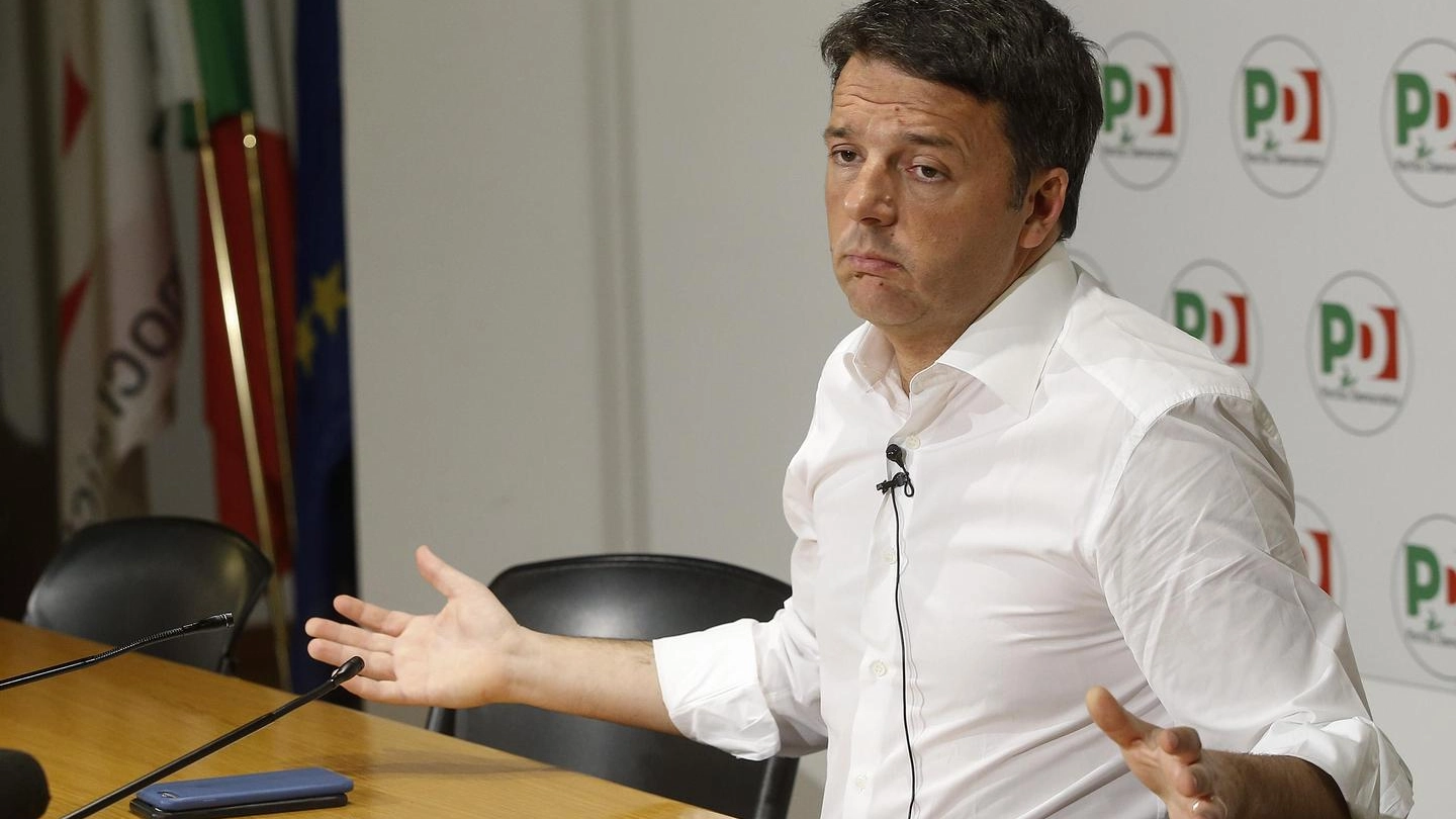 Matteo Renzi presenta le liste del Pd per le elezioni (Ansa)