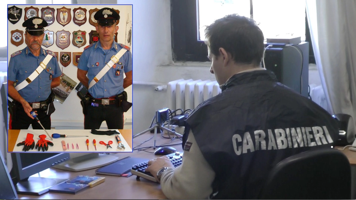 I carabinieri con gli attrezzi sequestrati