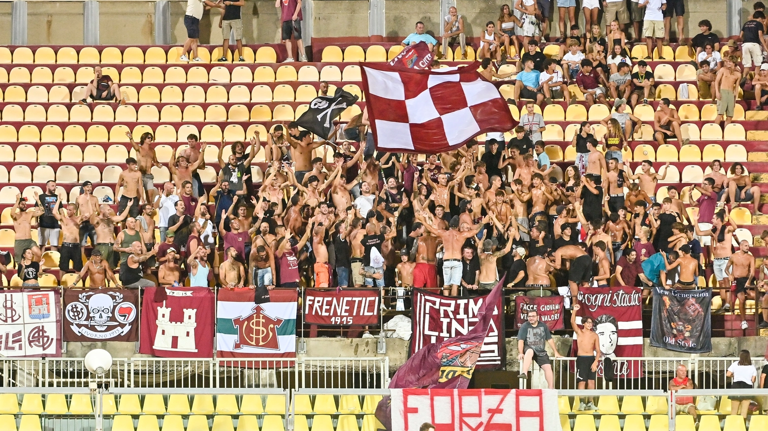 I tifosi del Livorno (Foto Novi)