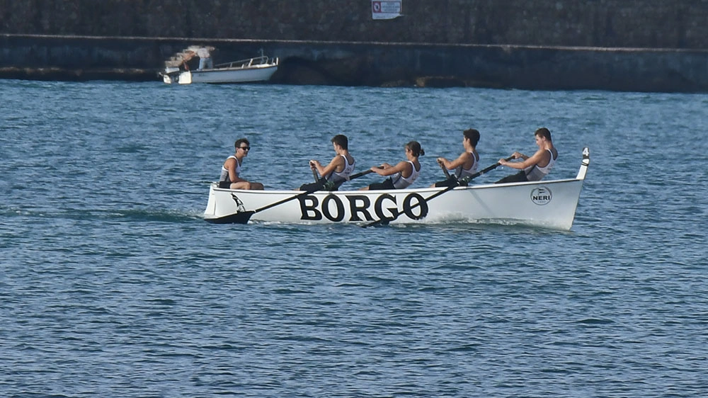 Livorno, campionati italiani gozzo sedile fisso: l'equipaggio di Borgo (Foto Lanari)