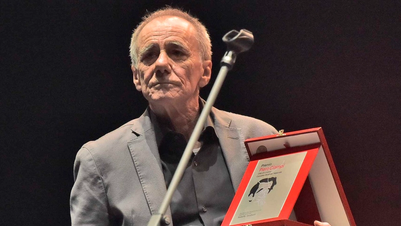 Roberto Vecchioni ha ammaliato il pubblico del premio Ciampi (foto Novi)