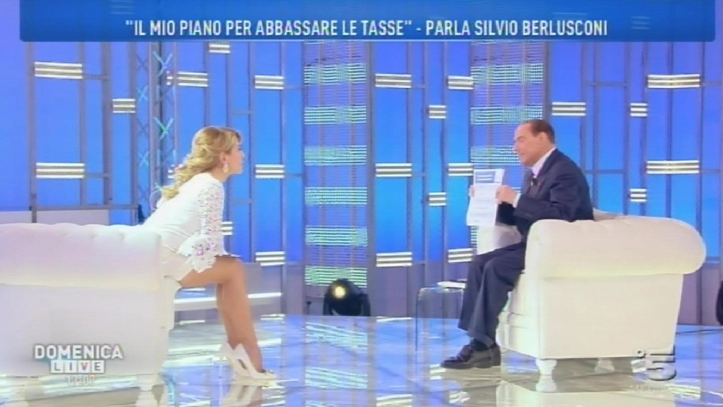 Silvio Berlusconi a Domenica Live con Barbara D'Urso (Ansa)