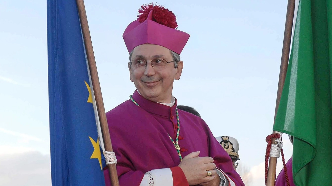 Il vescovo di Livorno, Simone Giusti (Foto Novi)