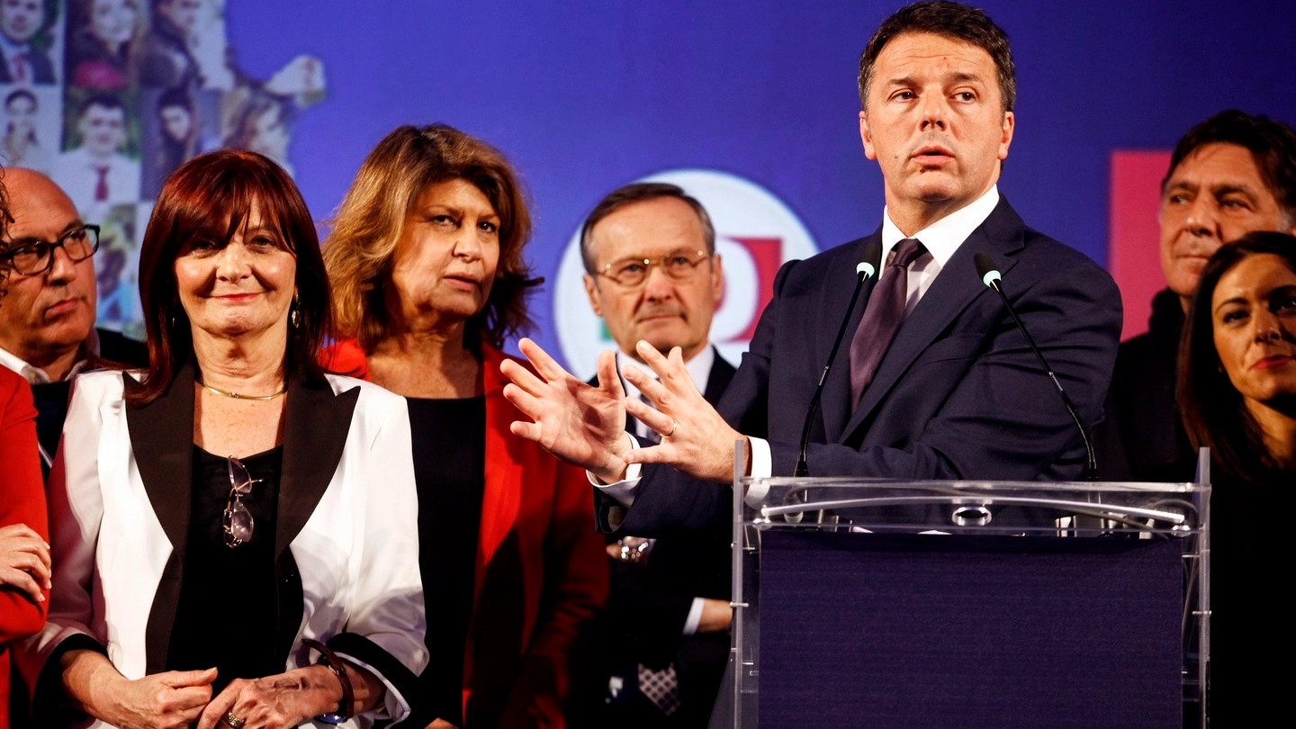 Renzi al convegno con gli Eurodeputati (foto Lapresse)