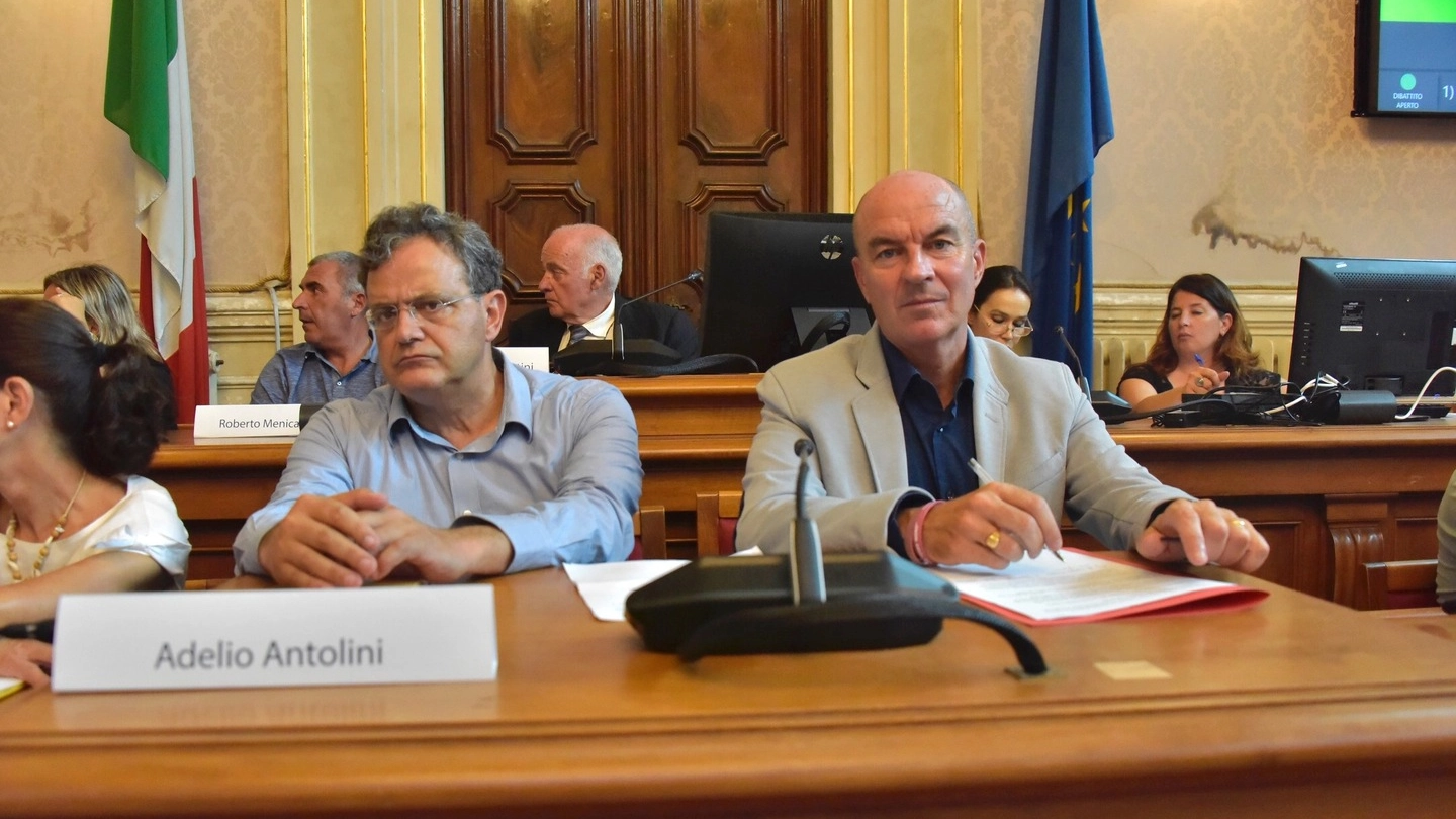 I sindaci di Livorno e Collesalvetti, Antolini e Salvetti (Foto Novi)