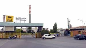 L'impianto Eni di Stagno a Livorno