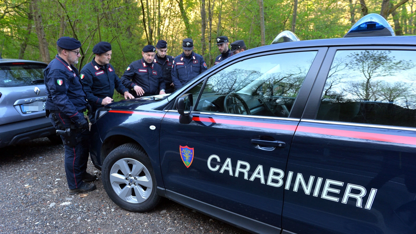 I residenti delle frazioni collinari hanno fatto le segnalazioni ai Carabinieri e ora chiedono più controlli