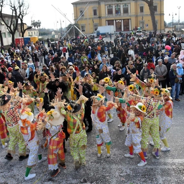 Carnevale di Pietrasanta, incognita meteo: orario anticipato e ingresso gratuito