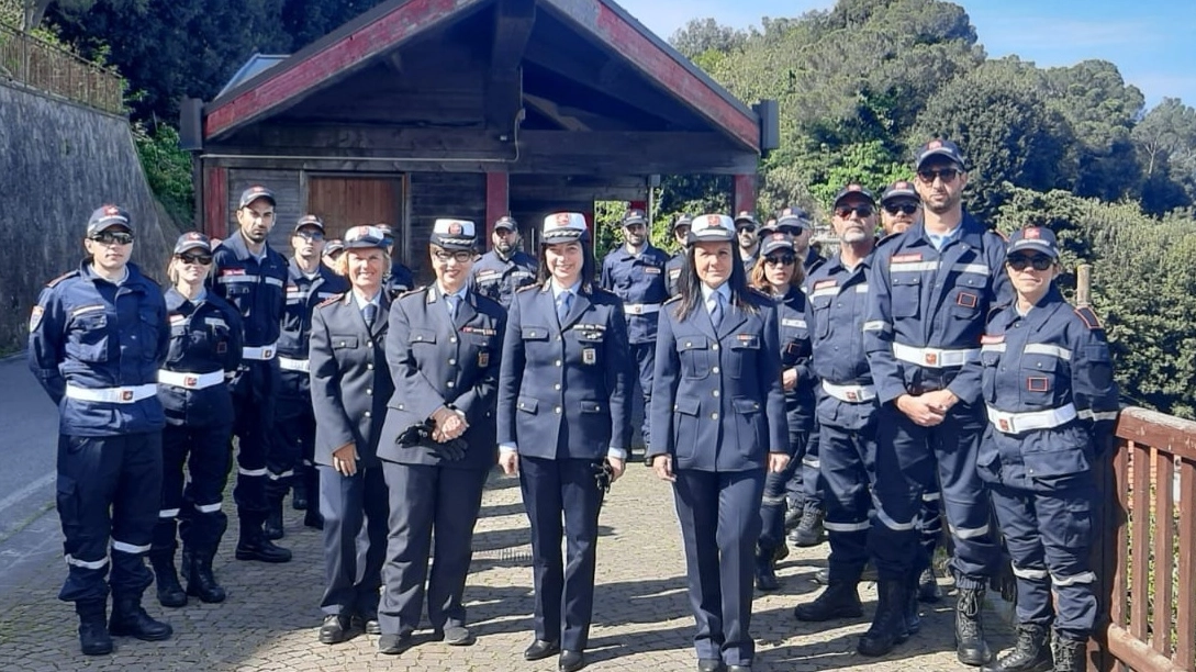 Il personale della polizia municipale a Montenero