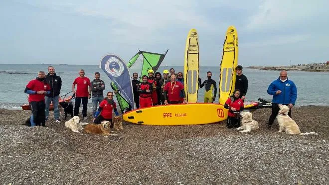 Tante persone hanno partecipato al Raduno Nazionale di windsurf e al Meet Rescue