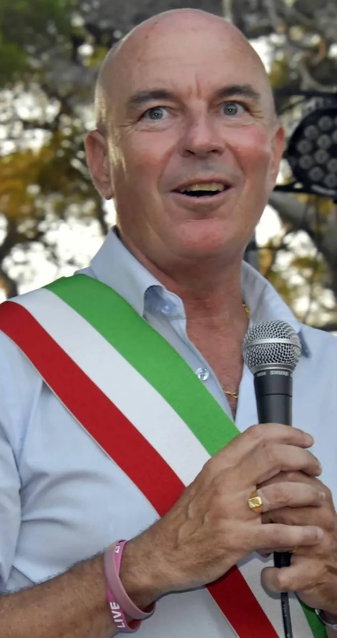 Il sindaco di Livorno Luca Salvetti