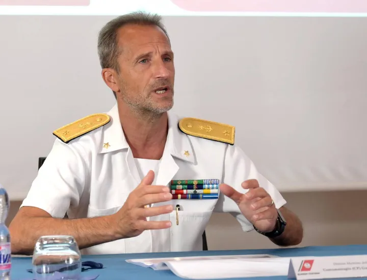 L’ammiraglio Gaetano Angora Comandante regionale della Guardia Costiera