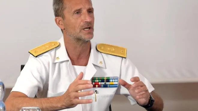 L’ammiraglio Gaetano Angora Comandante regionale della Guardia Costiera