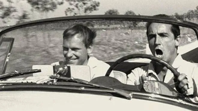 Trintignant e Gassman sulla Lancia Aurelia B24 nel film ’Il Sorpasso’