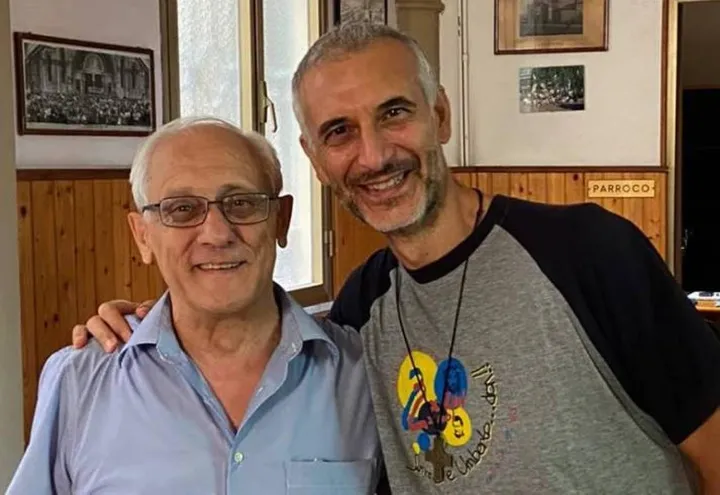 Il vecchio Direttore Salesiani don Felice Terriaca e il nuovo don Simone Calvano