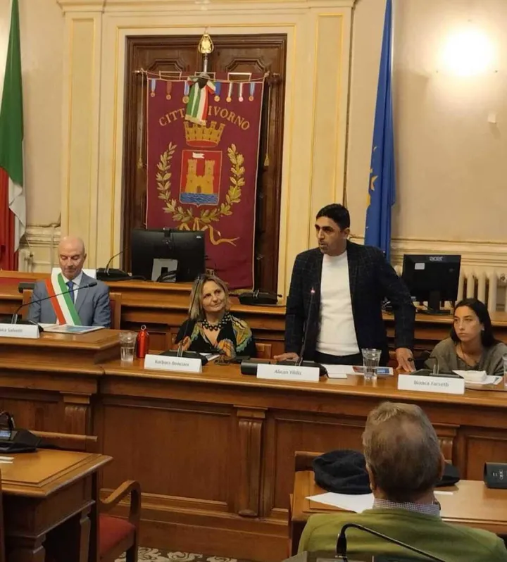 Il dibattito nel salone del consiglio comunale di Livorno