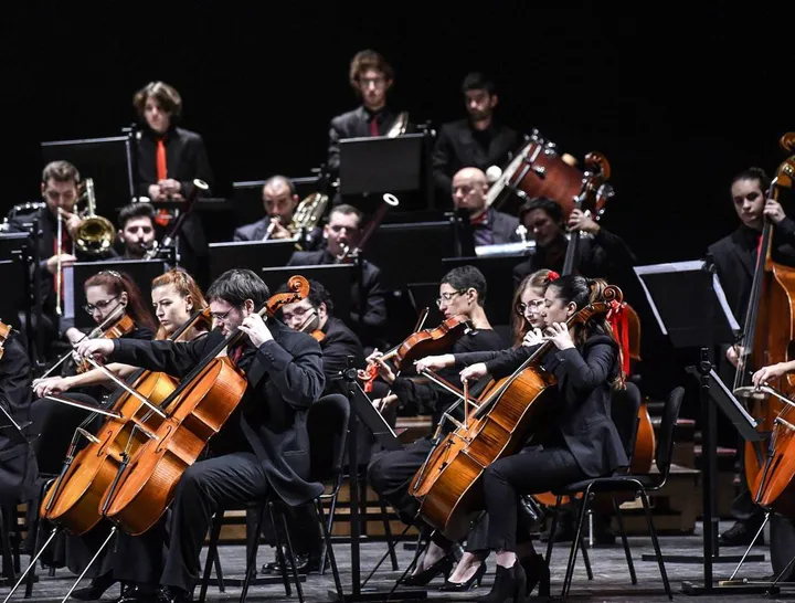 L’orchestra del Teatro Goldoni, foto Augusto Bizzi