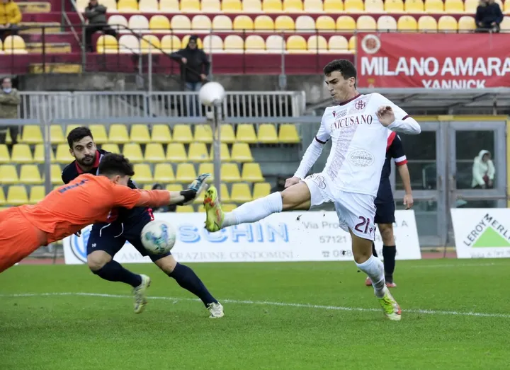Il gol di Francesco Neri, il primo con il Livorno, segnato al rientro (. Foto Novi