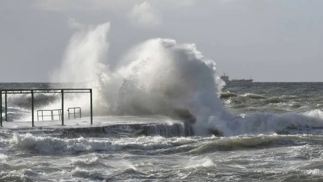 Livorno maltempo sulla costa