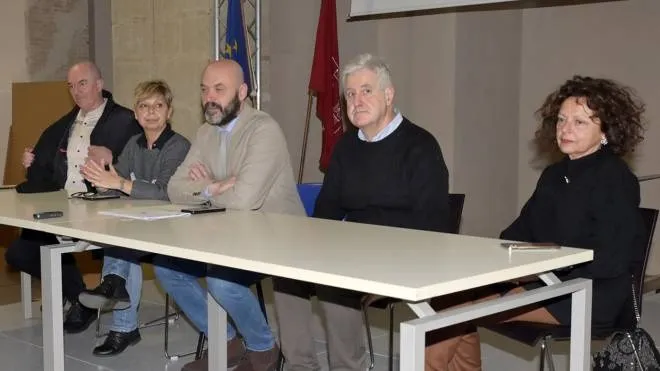Da sinistra: Luca Salvetti, Cinzia Simoni, Federico Mirabelli, Paolo Fenzi e Monica Bellandi (Foto Novi)