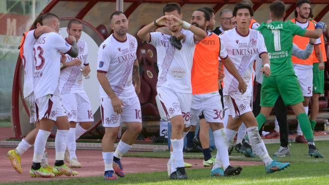Livorno-Ponsacco 1-0: l'esultanza di Maresca, autore del gol-partita (Novi)
