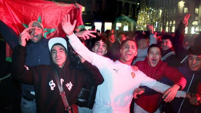 I tifosi del Marocco in festa: Firenze (foto Marco Mori/New Press Photo)