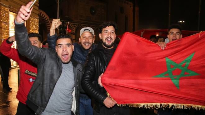I tifosi del Marocco in festa: Firenze (foto Marco Mori/New Press Photo)