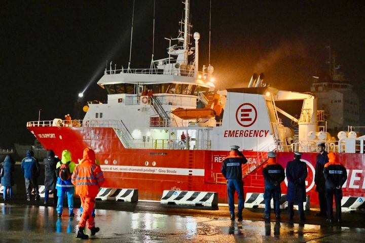 L'arrivo della nave a Livorno (foto Novi)