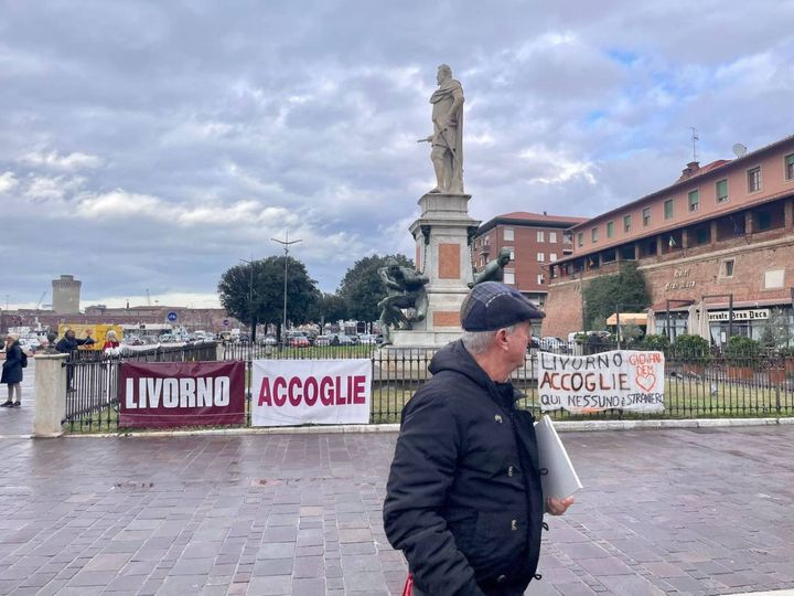 Gli striscioni a Livorno (foto Novi)