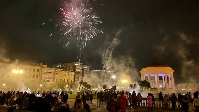 Fuochi d'artificio alla Terrazza Mascagni di Livorno (foto Novi)