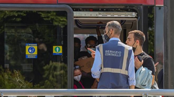 Controlli sul tram a Firenze (Foto di repertorio Germogli)