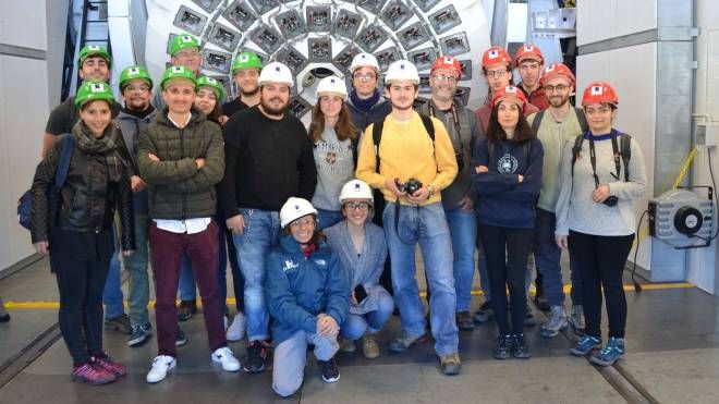 Il gruppo di studenti Unifi assieme ai loro docenti al Telescopio Nazionale Galileo