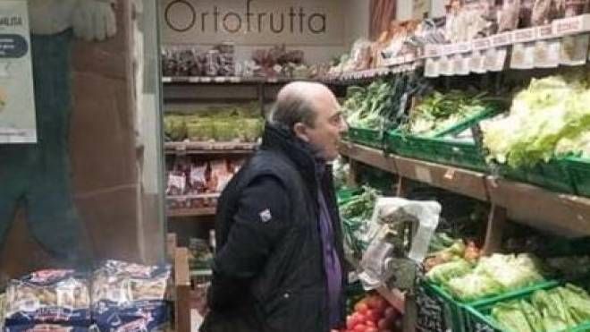 Rocco Commisso in un supermercato a Firenze
