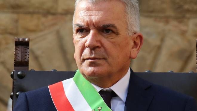 Il sindaco Giacomo Santi