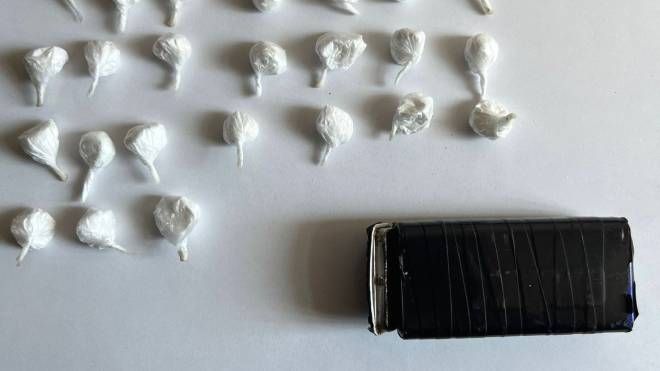 Dosi di cocaina sequestrate dai carabinieri
